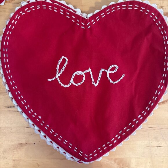 2006 Pottery Barn Kids Valentine Love Heart Placemats Embroidered Set of 4 - Picture 7 of 10